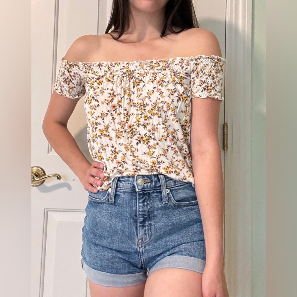 AE Floral Off-the-Shoulder Top